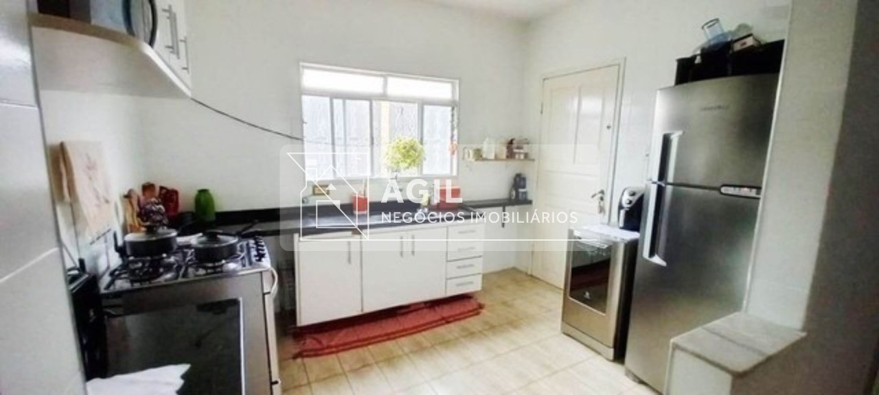 Casa Térrea a Venda com 3 dormitórios com suíte - Jardim das Cerejeiras - São José dos Campos - SP