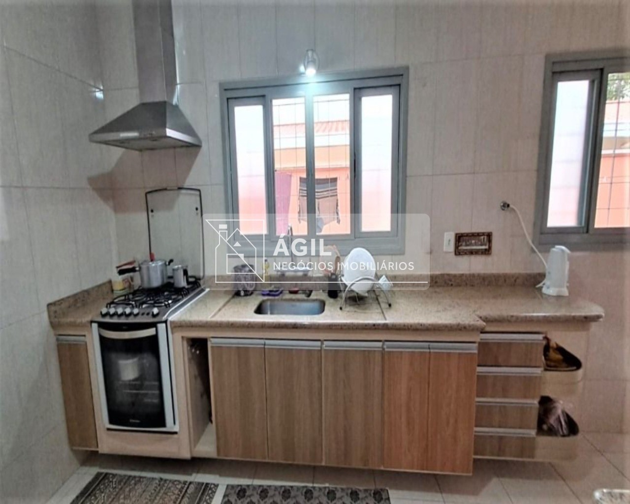 Vendo- Vende-se casa de lote inteiro na Reserva Especial do Bosque dos Eucaliptos, Área nobre da região, próximo ao Condomínio Quinta das Flores