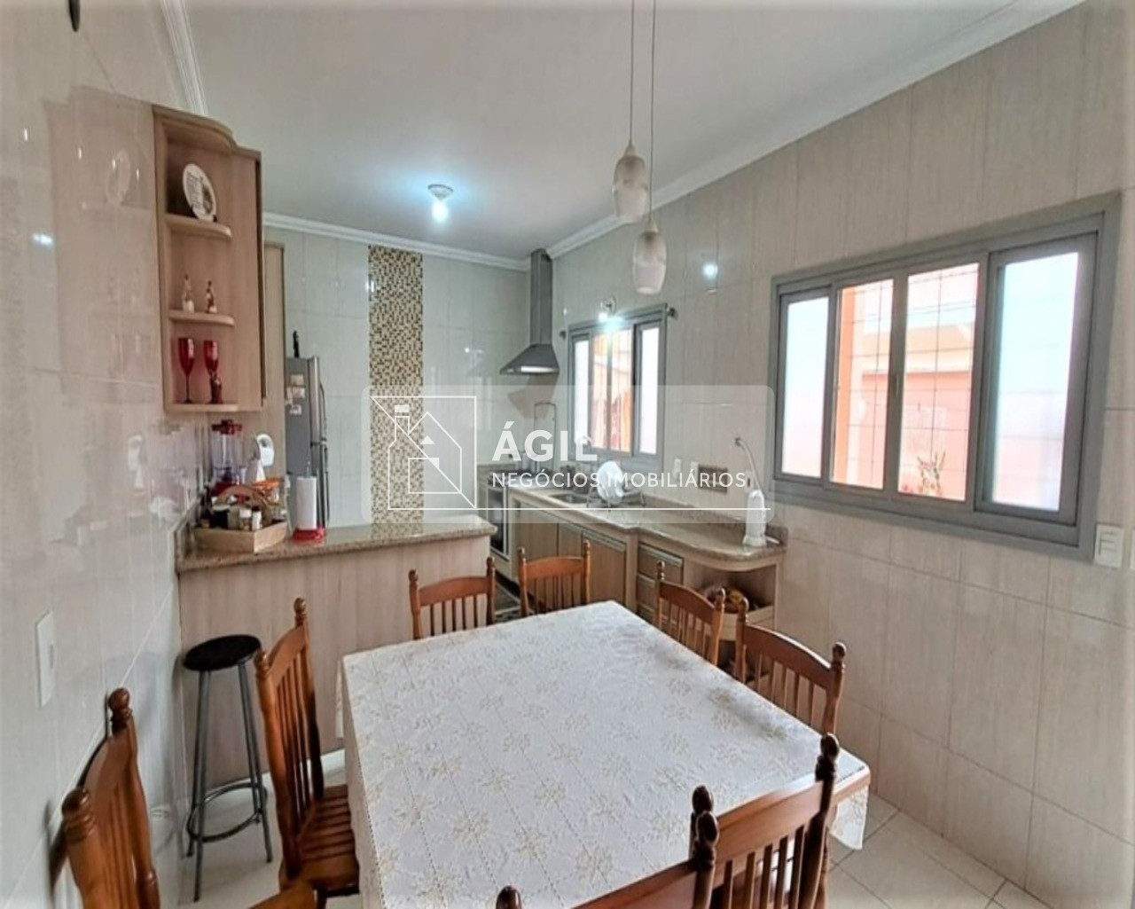 Vendo- Vende-se casa de lote inteiro na Reserva Especial do Bosque dos Eucaliptos, Área nobre da região, próximo ao Condomínio Quinta das Flores