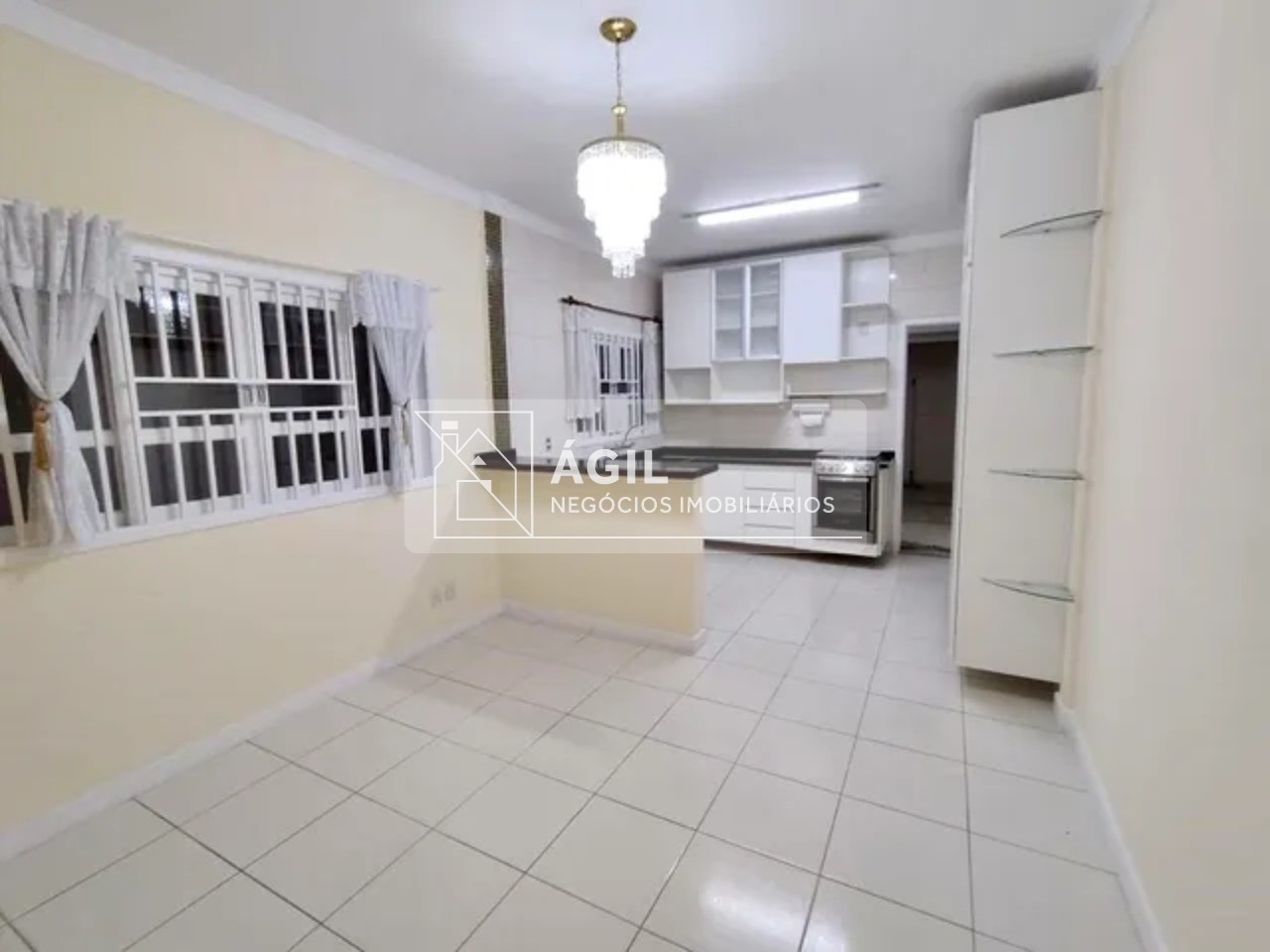 Venda casa sobrado de 3 dormitórios com suíte - Jardim das Indústrias - São José dos Campos - SP