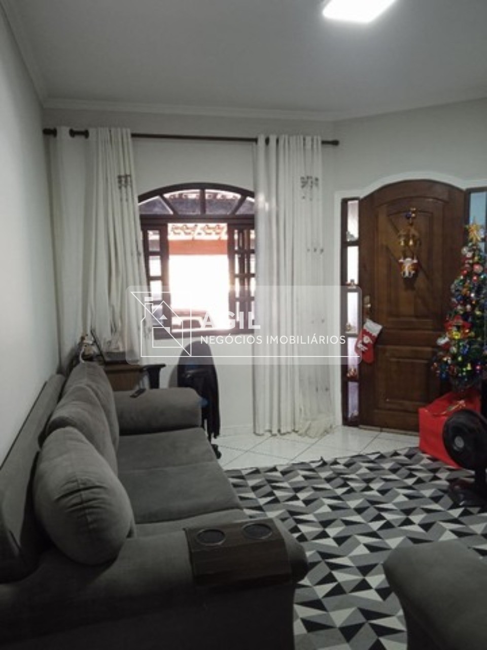 Casa a Venda Sobrado 3 Dormitórios no Bairro Righi - Galo Branco / São José dos Campos