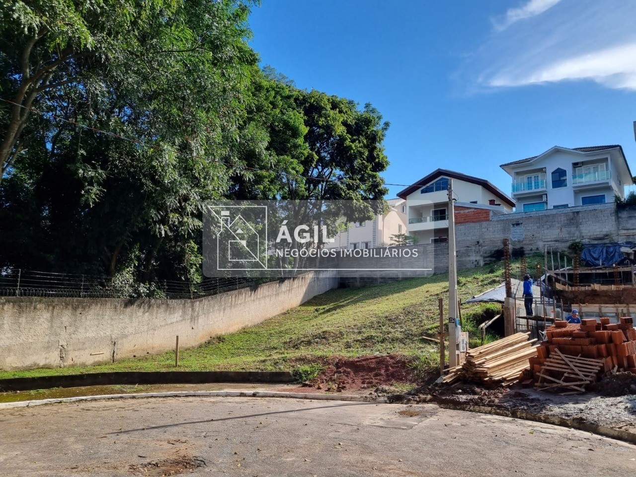 VENDE -SE - Terreno Condomínio Altos da Serra II urbanova - São José dos Campos