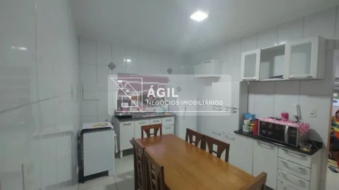 Casa térrea a venda de 3 dormitórios com suíte - São José dos Campos - SP