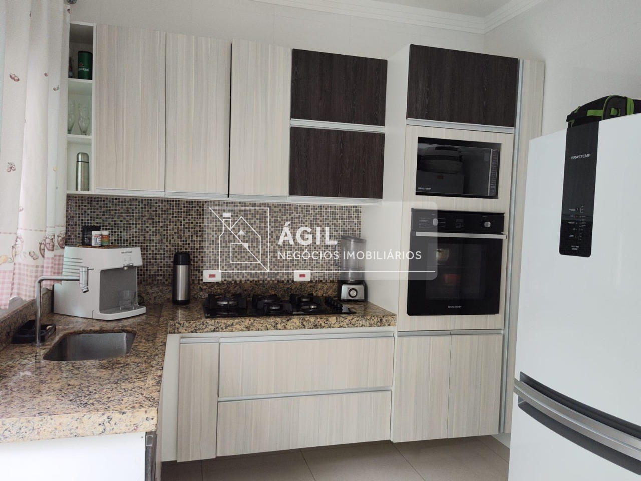 VENDO- Casa - Jardim Uirá - 150,00m² - 3 Dormitórios- 3 Suites - Piscina -Condominio Bell Park