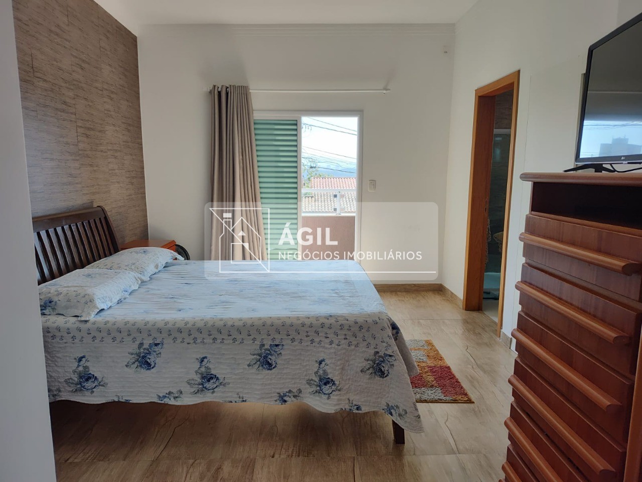 VENDO- Casa - Jardim Uirá - 150,00m² - 3 Dormitórios- 3 Suites - Piscina -Condominio Bell Park