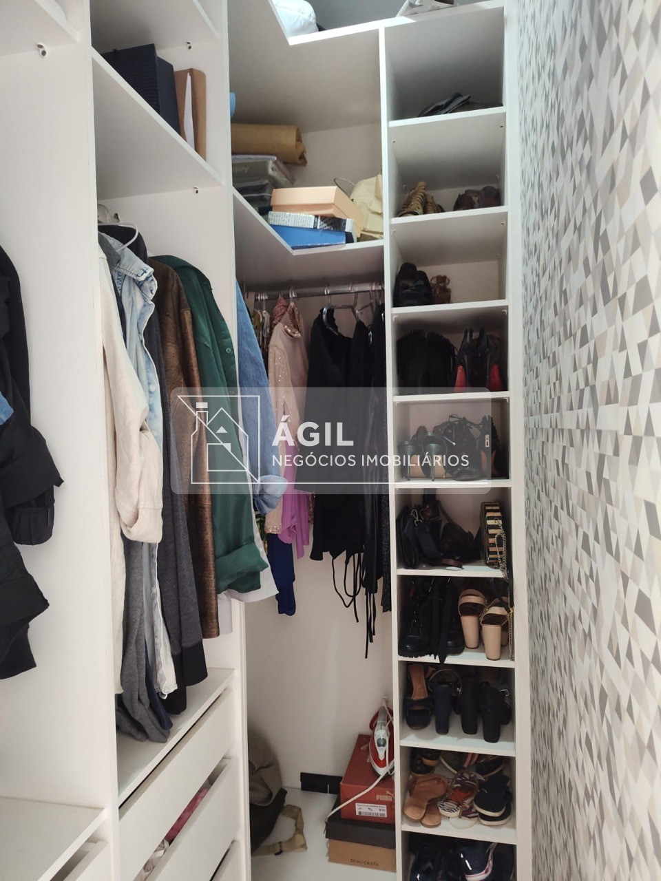 VENDO- Casa - Jardim Uirá - 150,00m² - 3 Dormitórios- 3 Suites - Piscina -Condominio Bell Park