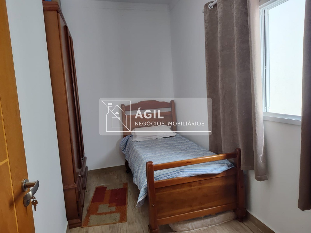VENDO- Casa - Jardim Uirá - 150,00m² - 3 Dormitórios- 3 Suites - Piscina -Condominio Bell Park
