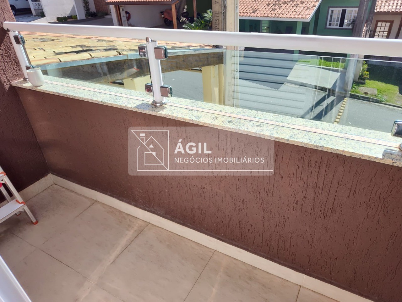 VENDO- Casa - Jardim Uirá - 150,00m² - 3 Dormitórios- 3 Suites - Piscina -Condominio Bell Park