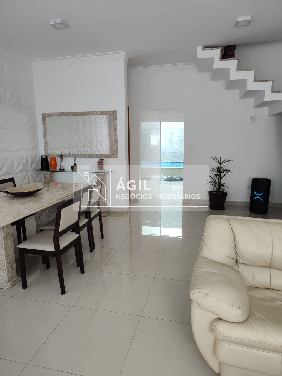 Vendo- casa - jardim uirá - 150,00m² - 3 dormitórios- 3 suit