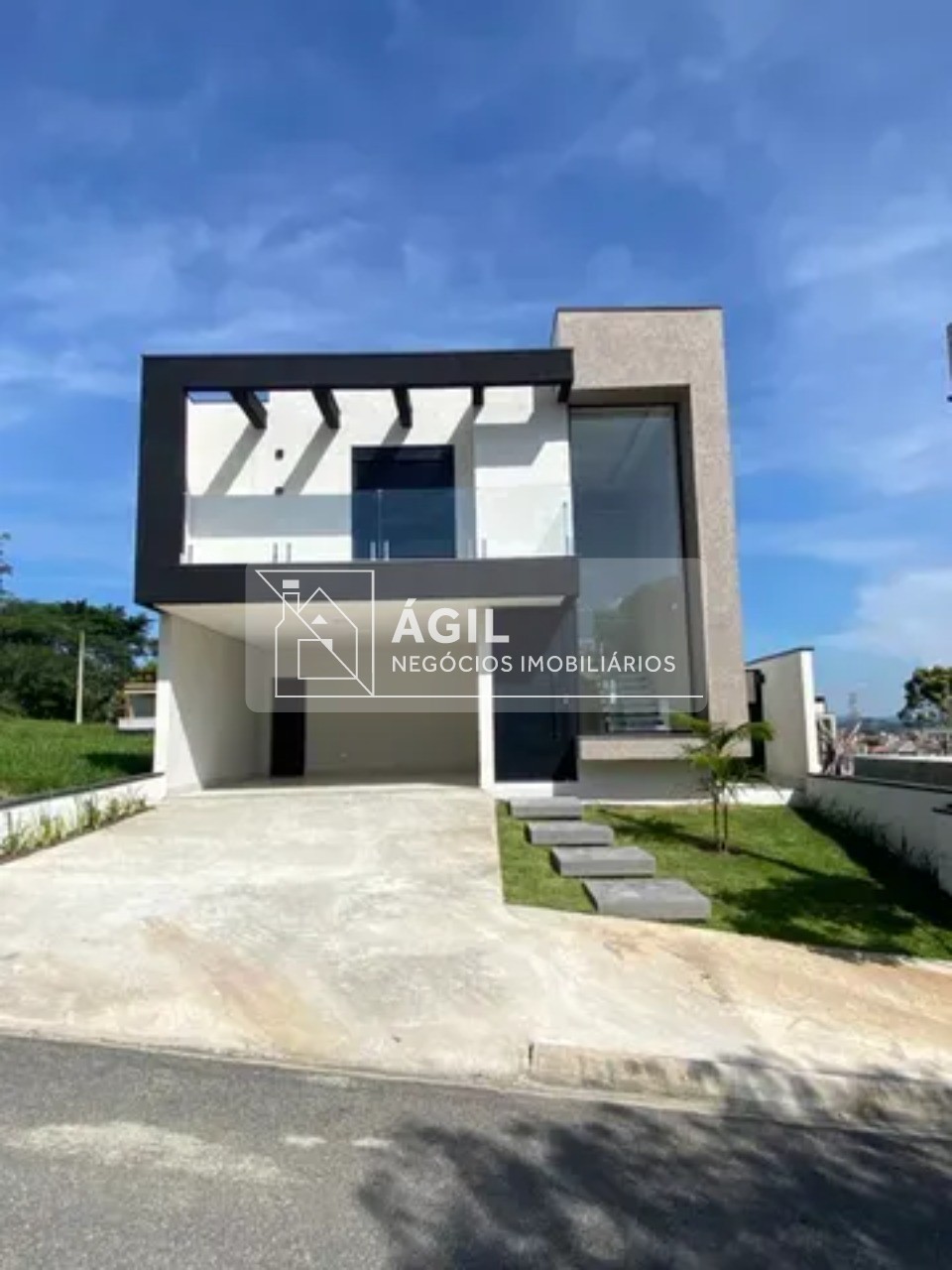 Casa Sobrado a venda Residencial Fogaça em Jacareí - SP