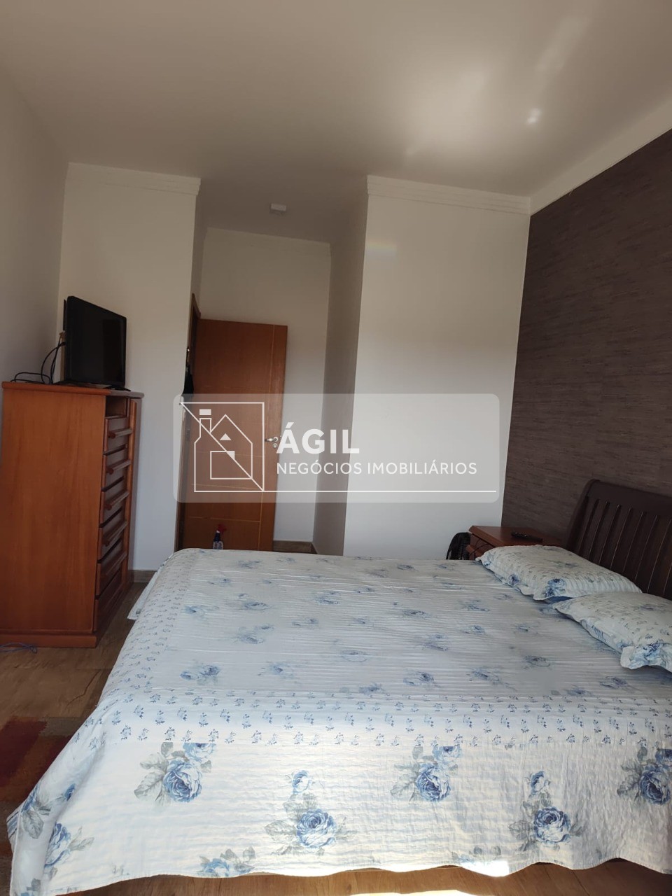 VENDO- Casa - Jardim Uirá - 150,00m² - 3 Dormitórios- 3 Suites - Piscina -Condominio Bell Park