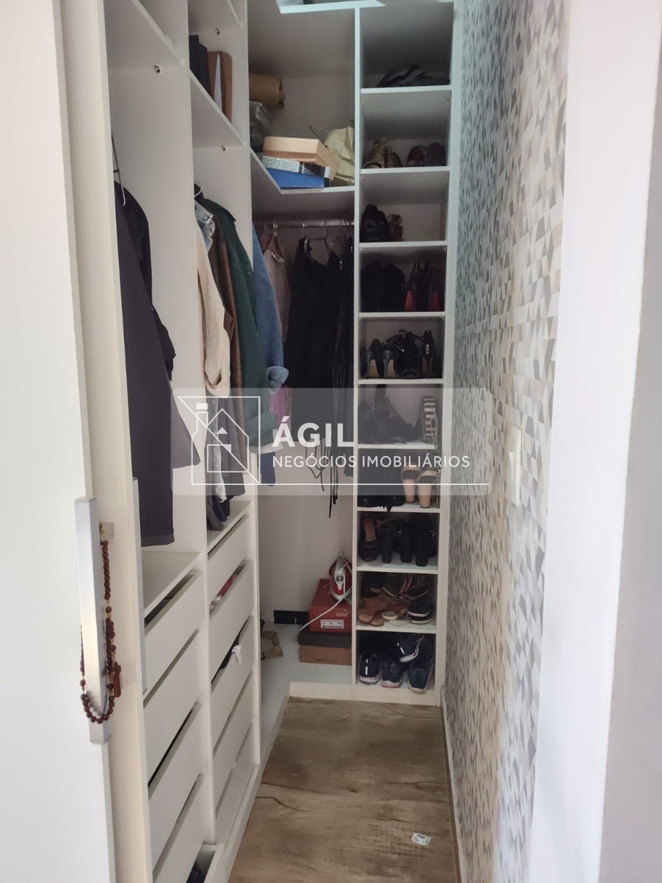 VENDO- Casa - Jardim Uirá - 150,00m² - 3 Dormitórios- 3 Suites - Piscina -Condominio Bell Park