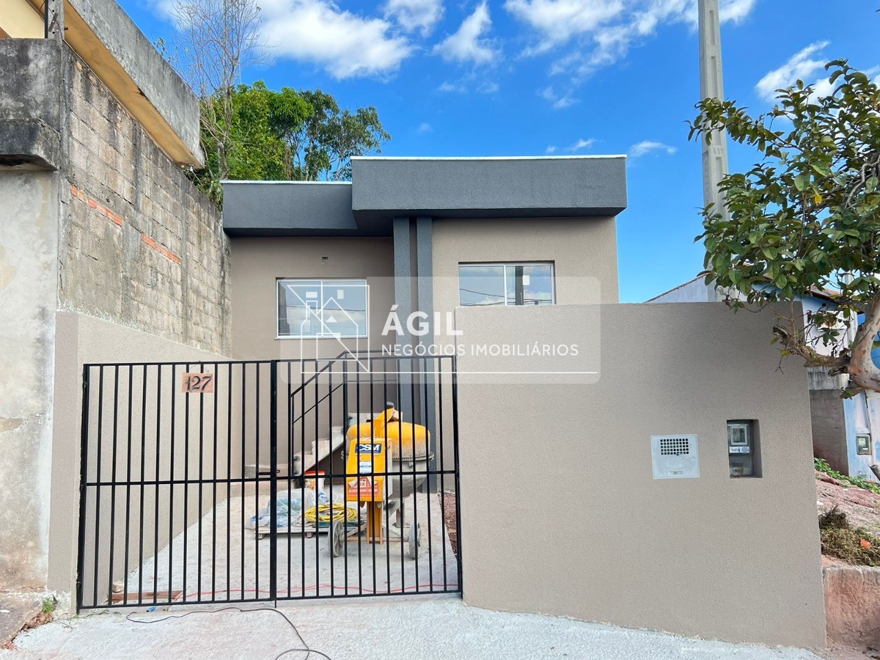 Casa Nova a venda no bairro Jardim Colinas - Jacareí