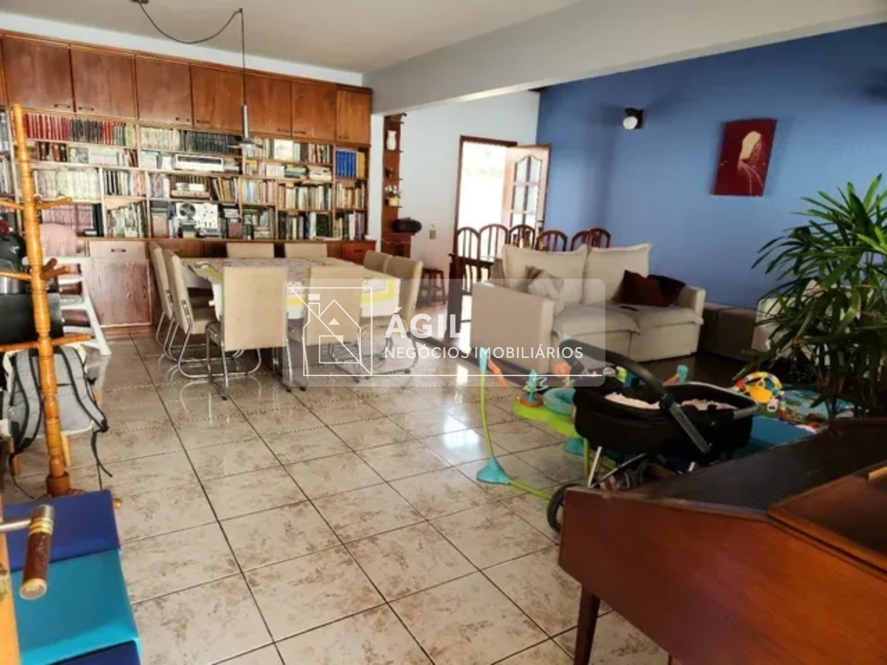 Casa térrea a venda no Condomínio Jardim Colinas - Região Oeste - São José dos Campos - SP