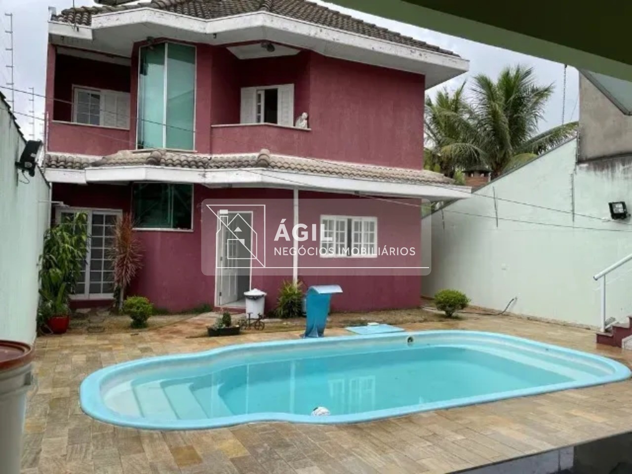 Casa Sobrado a venda no Villa Branca - Jacareí - SP 250m² 3 dormitórios, sendo 1 suíte com closet