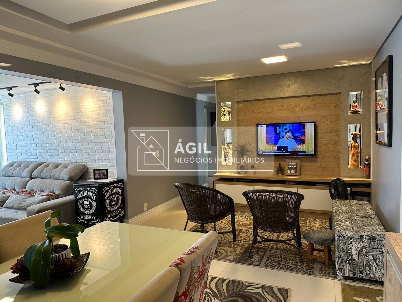 VENDE-SE Apartamento no Pátio Condomínio Clube!!! Andar alto!!! Impecável!!! Varanda gourmet!!! 2 vagas!!! Lazer completo!!!