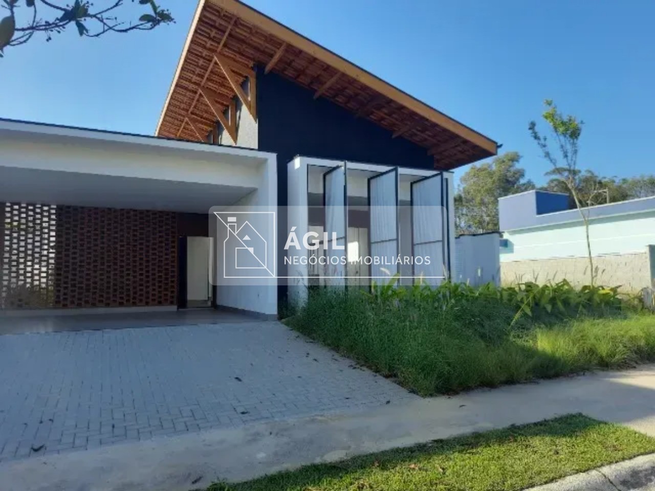 Casa térrea a venda com arquitetura contemporânea e diferenciada - Verdes Vales - Taubaté - SP. Planta da casa otimizada, que apresenta dormitórios m