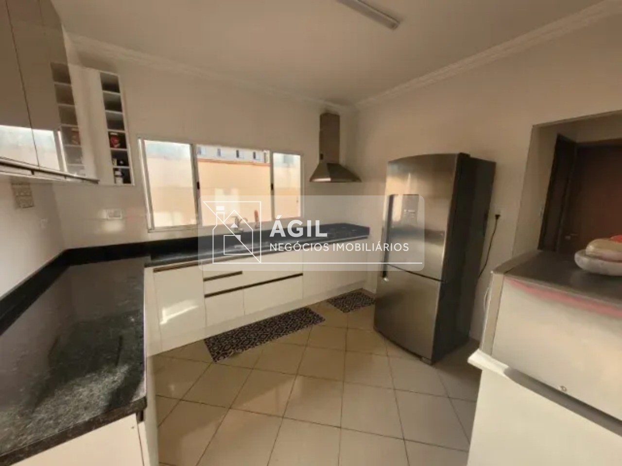 Casa sobrado a venda no Residencial União - São José dos Campos - SP 182m² - Sobrado com 4 dormitórios;