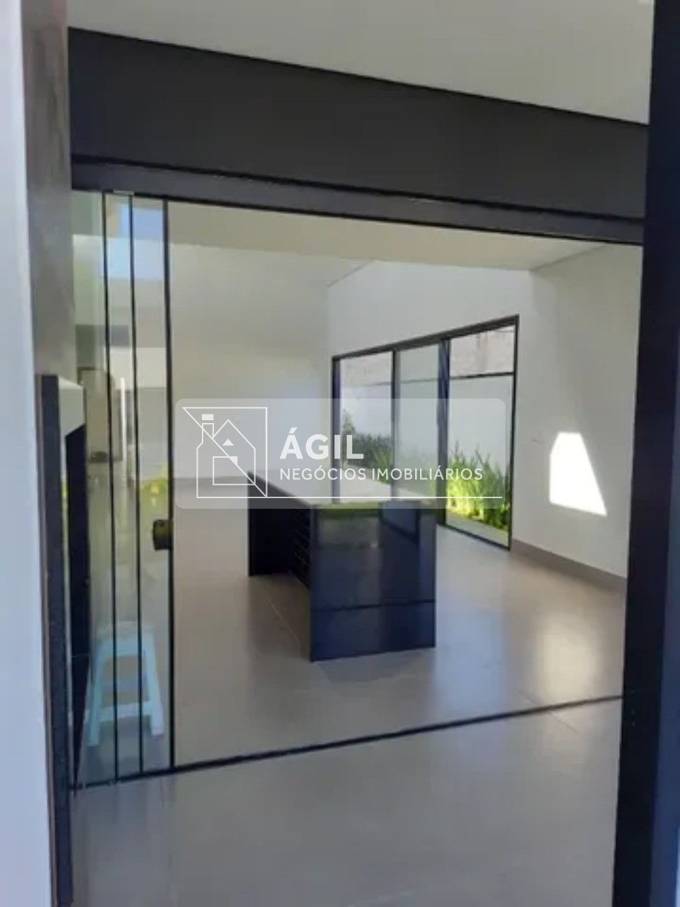 Casa térrea a venda com arquitetura contemporânea e diferenciada - Verdes Vales - Taubaté - SP. Planta da casa otimizada, que apresenta dormitórios m
