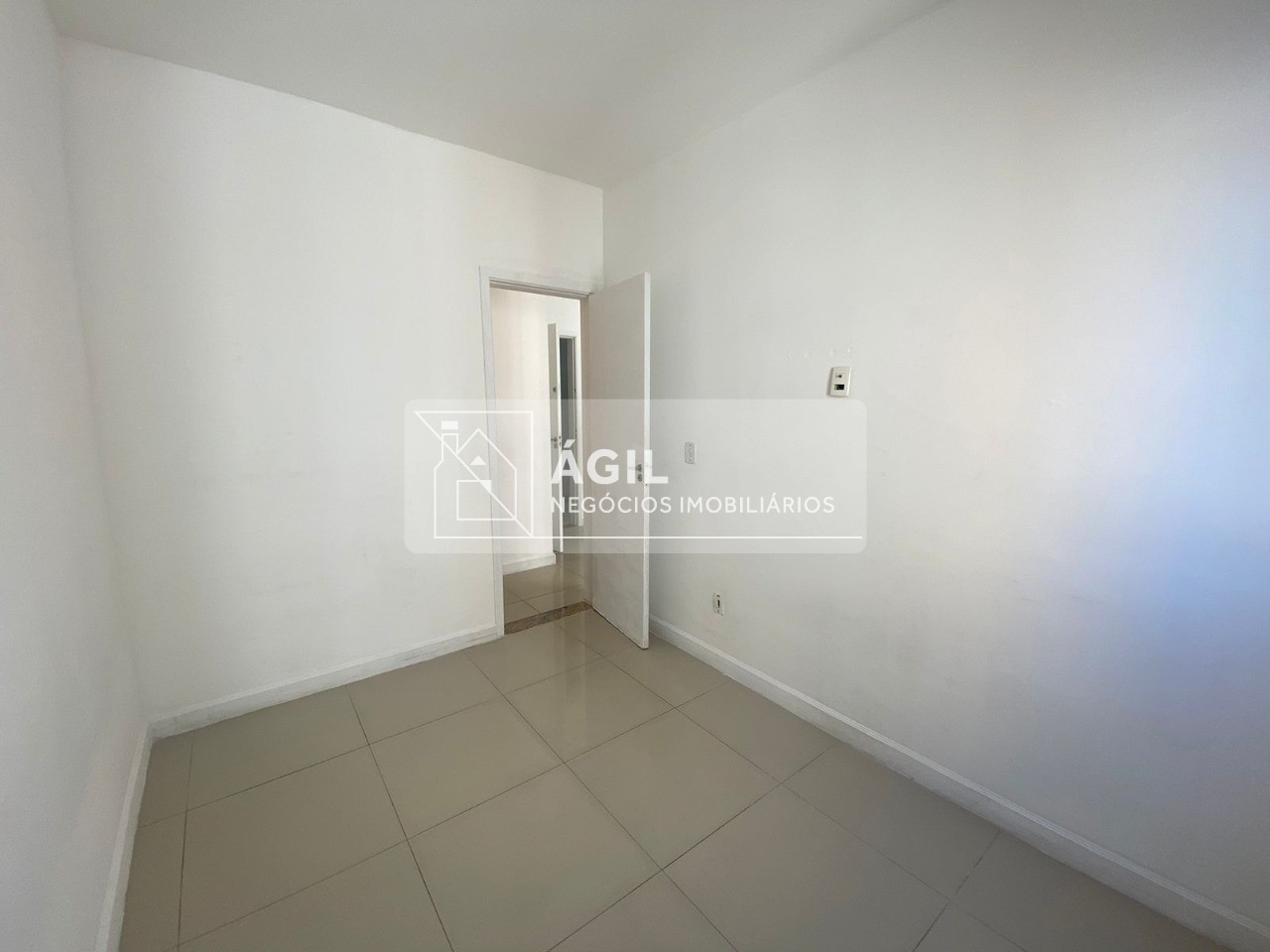 Aluga-se apartamento no max clube no jardim ismênia - são jo