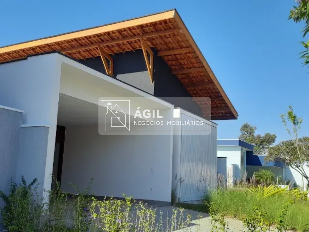 Casa térrea a venda com arquitetura contemporânea e diferenciada - Verdes Vales - Taubaté - SP. Planta da casa otimizada, que apresenta dormitórios m