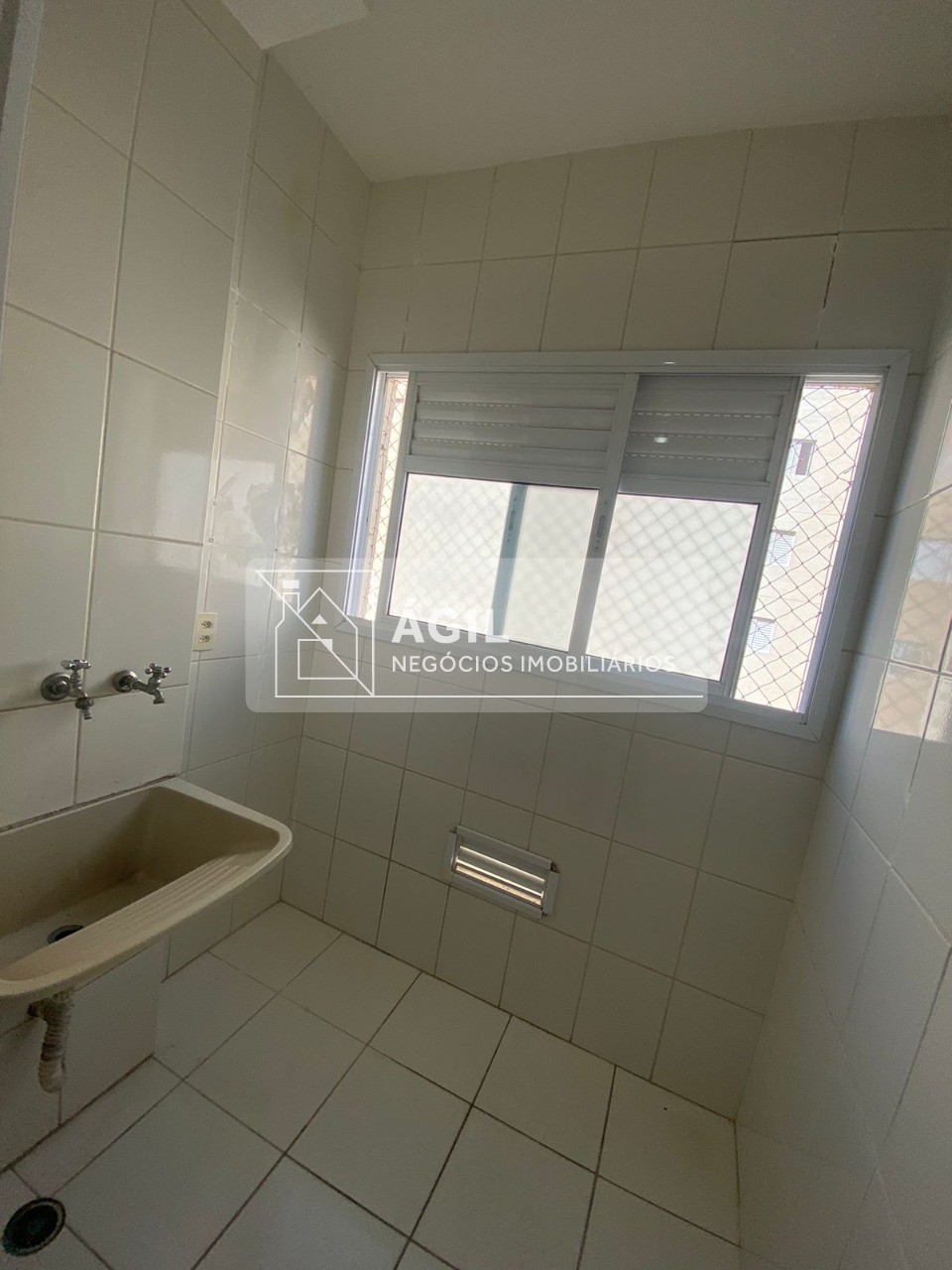Aluga-se apartamento no max clube no jardim ismênia - são jo