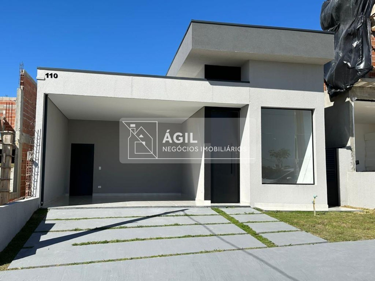 Vende-se Casa térrea no Condomínio Residencial Malibu no Residencial Colinas - Caçapava