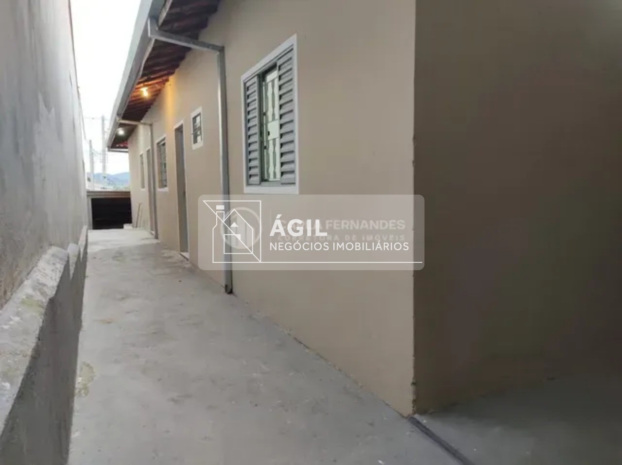 Excelente casa a venda no Jardim São Leopoldo - São José dos Campos - SP A.C.: 85m² A.T: 150m²