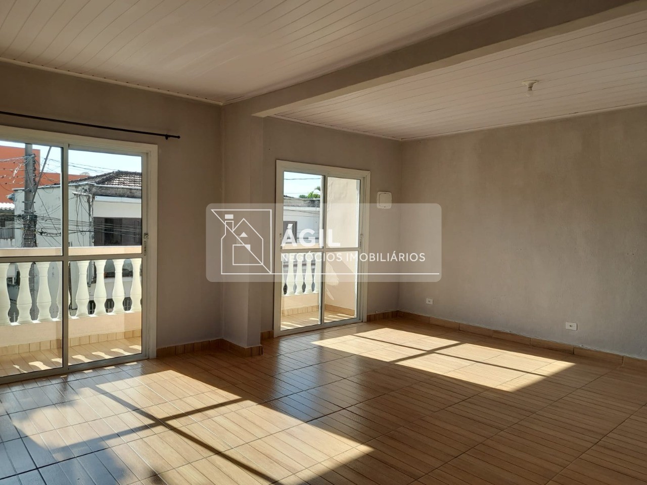 Vende-se Casa Sobrado em Santana - São José dos Campos