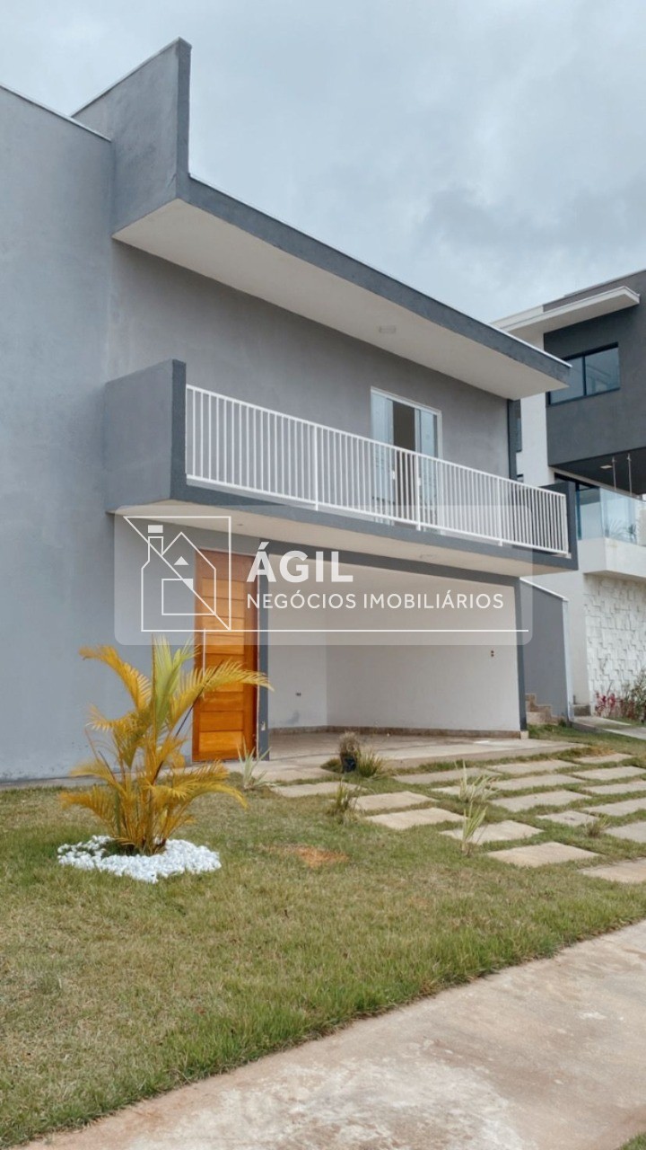 Vende-se Casa Sobrado no Condomínio Verena - São José dos Campos