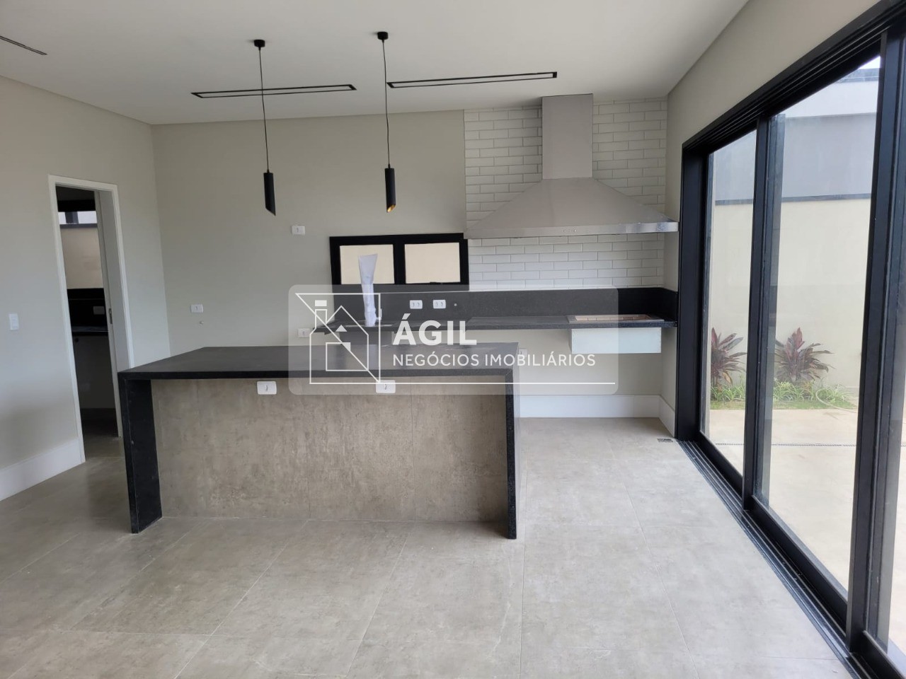 Vende-se Sobrado Condomínio Reserva Rudá no Loteamento Floresta - São José dos Campos - SP A.T.: 275m² A.C.: 237,33m²