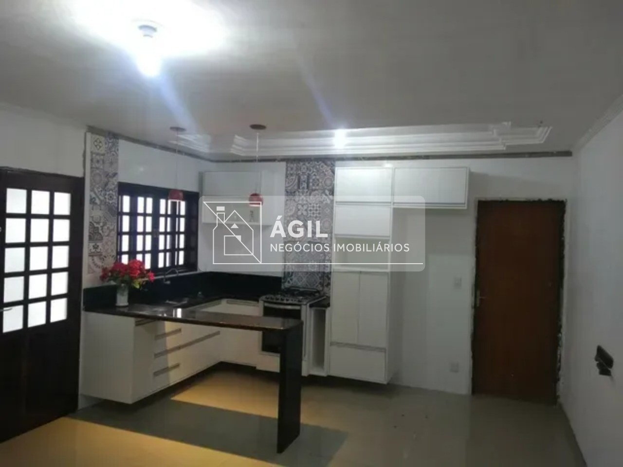 Casa sobrado a venda - 3 dormitórios com suíte - Jardim Nova República - São José dos Campos - SP 220m²