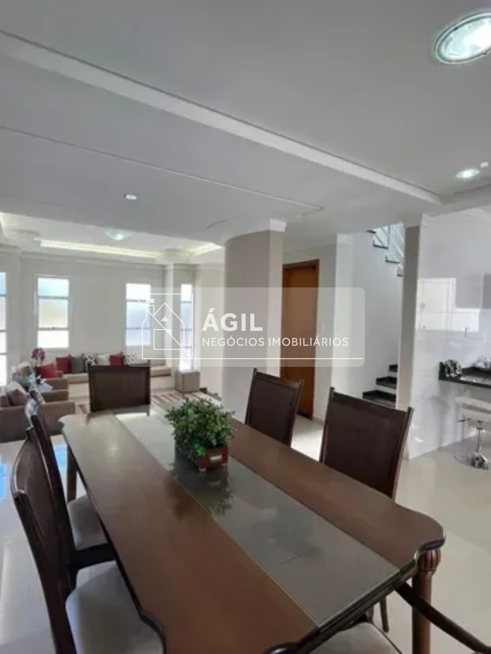 Casa Sobrado a venda em Condomínio - Urbanova - Condomínio Altos da Serra IV - 256m² - 4 Dormitórios. O Condomínio Altos da Serra IV está localizada