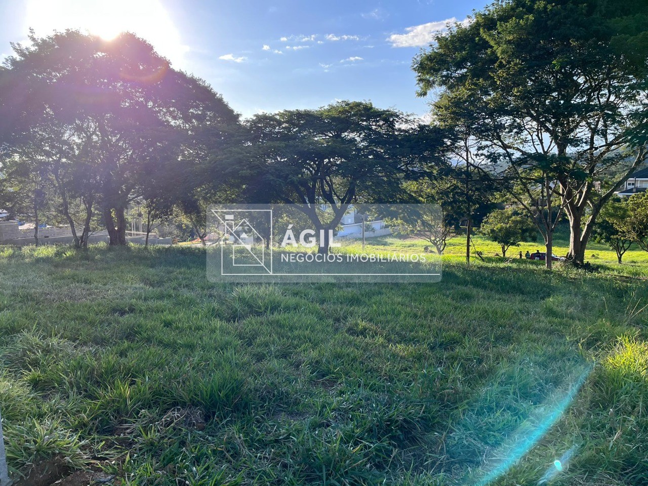 Vende-se terreno no condomínio recanto santa barbara - jambe