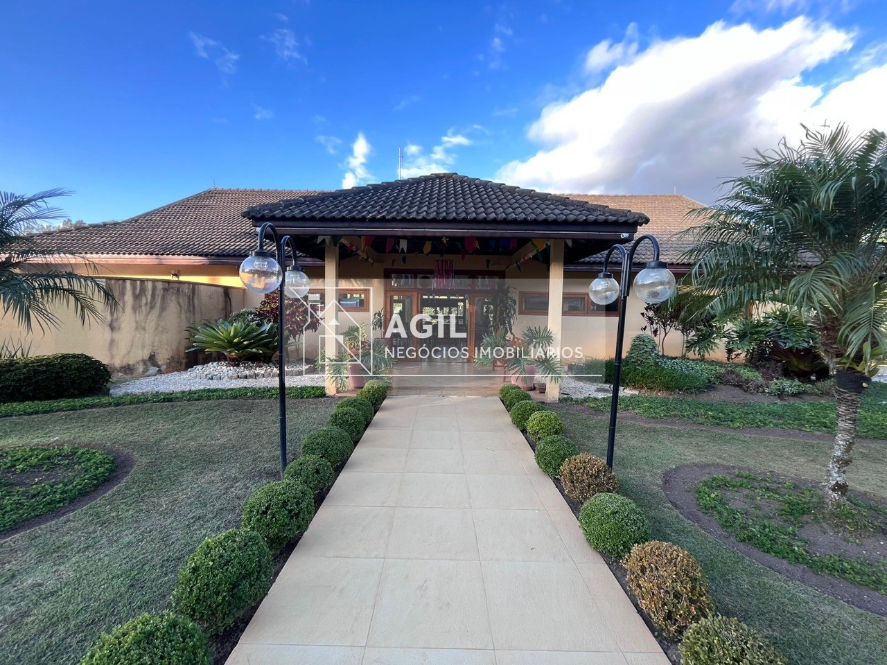 Vende-se terreno no condomínio recanto santa barbara - jambe