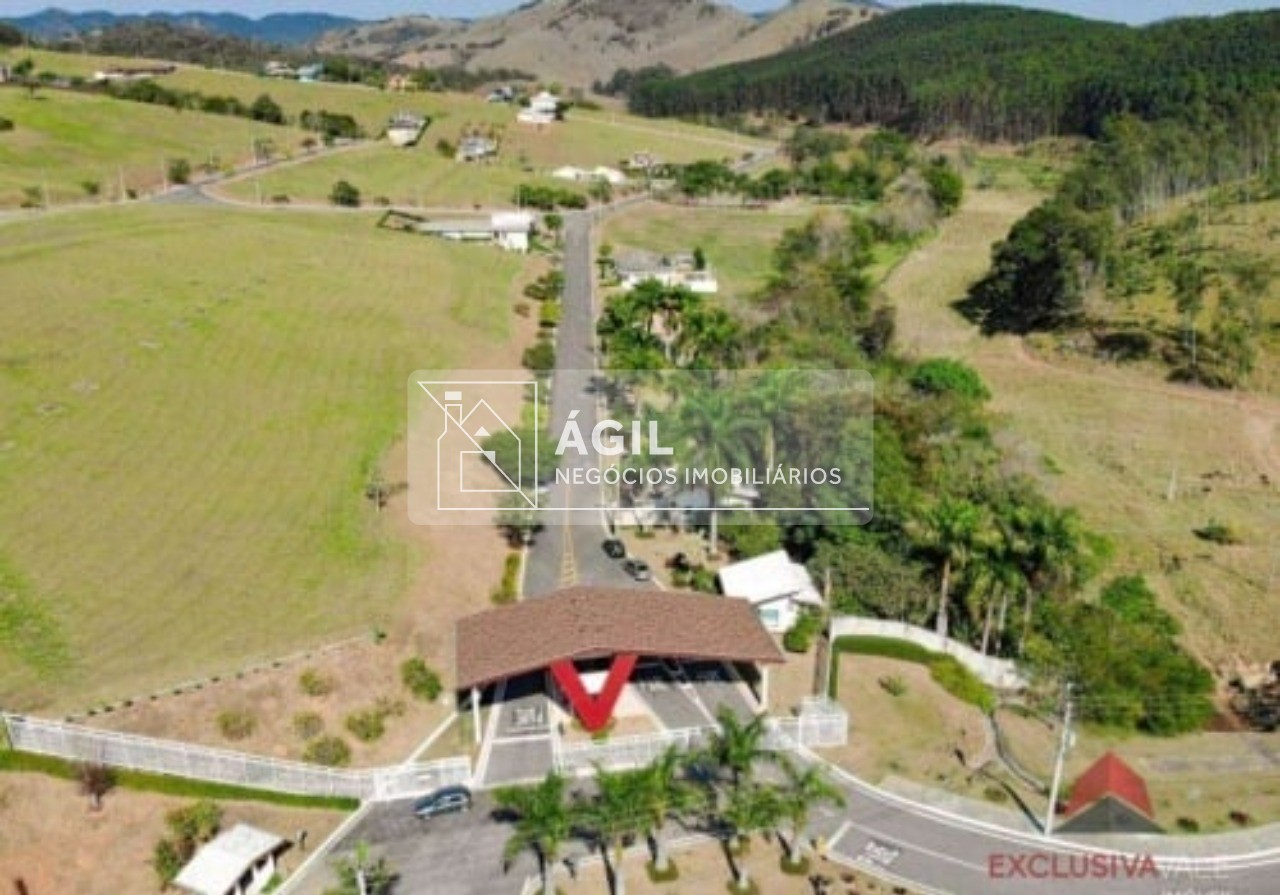Terreno a venda no Condomínio Village Parahybuna - Paraibuna - SP 1.081 m² Terreno gramado, em condomínio fechado com segurança 24h.