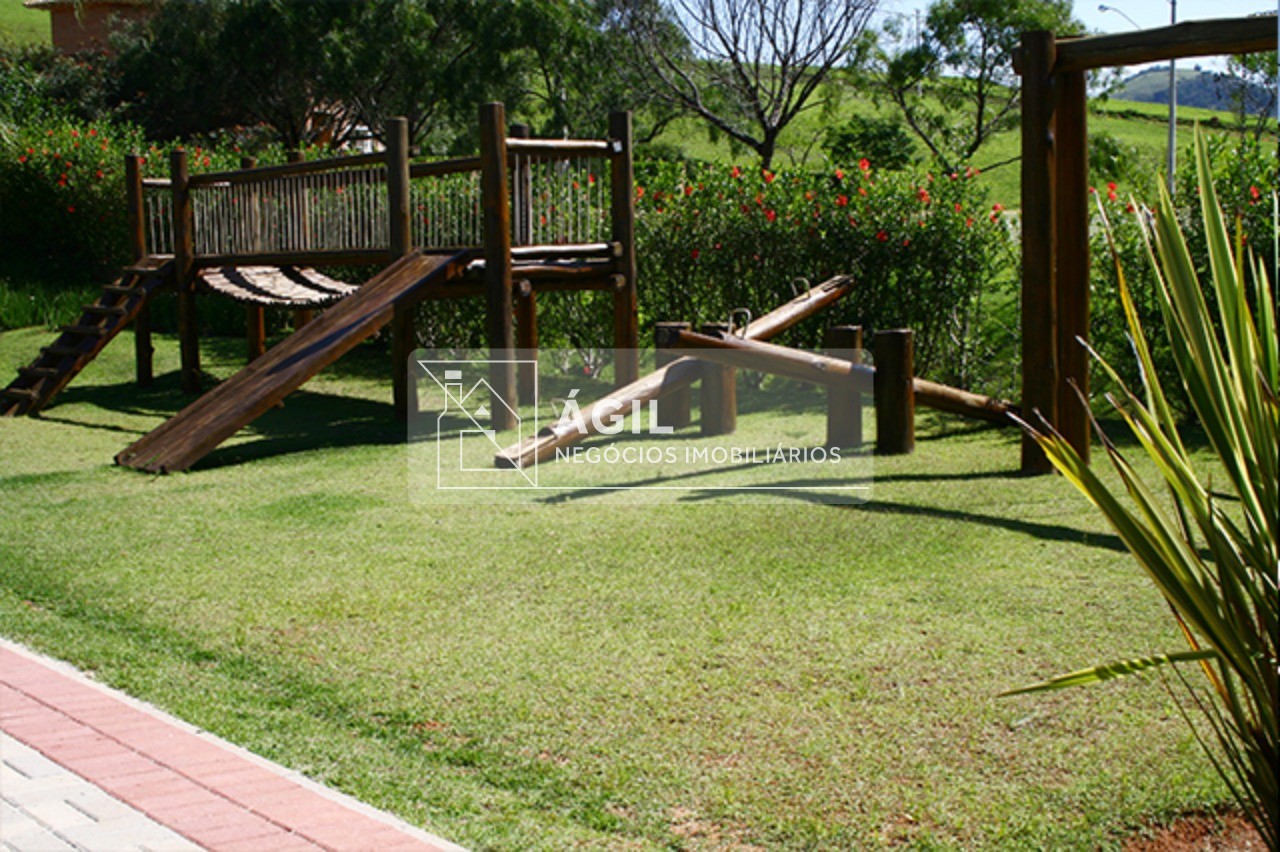 Terreno a venda no Condomínio Village Parahybuna - Paraibuna - SP 1.081 m² Terreno gramado, em condomínio fechado com segurança 24h.