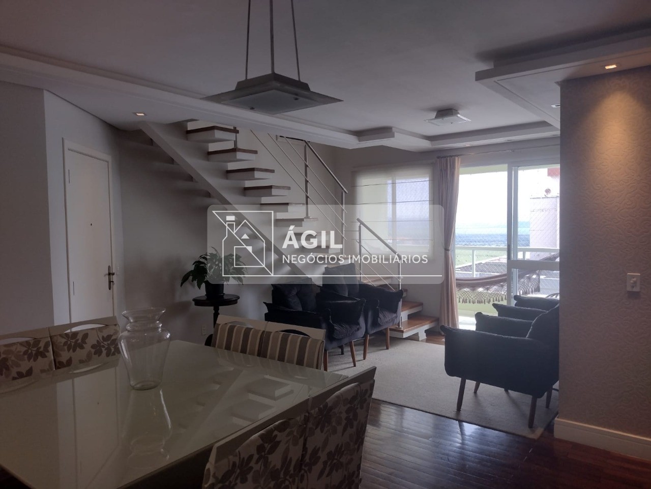 ALUGA-Cobertura Duplex com Piscina no Parque Residencial Aquarius - São José dos Campos