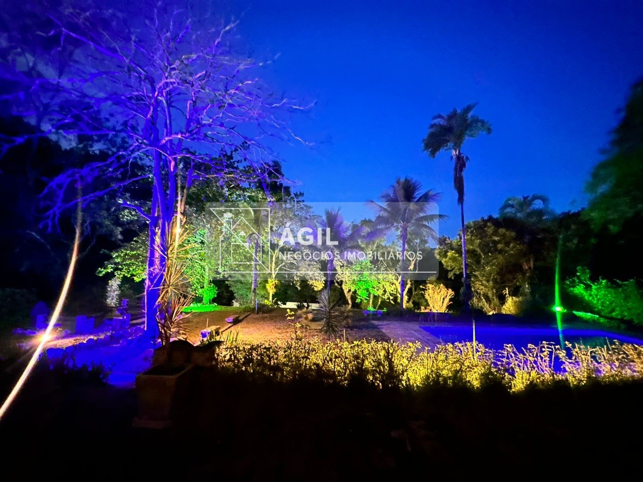 Aluga-se Casa Sobrado no Condomínio Quinta das Flores, Bosque dos Eucaliptos - São José dos Campos