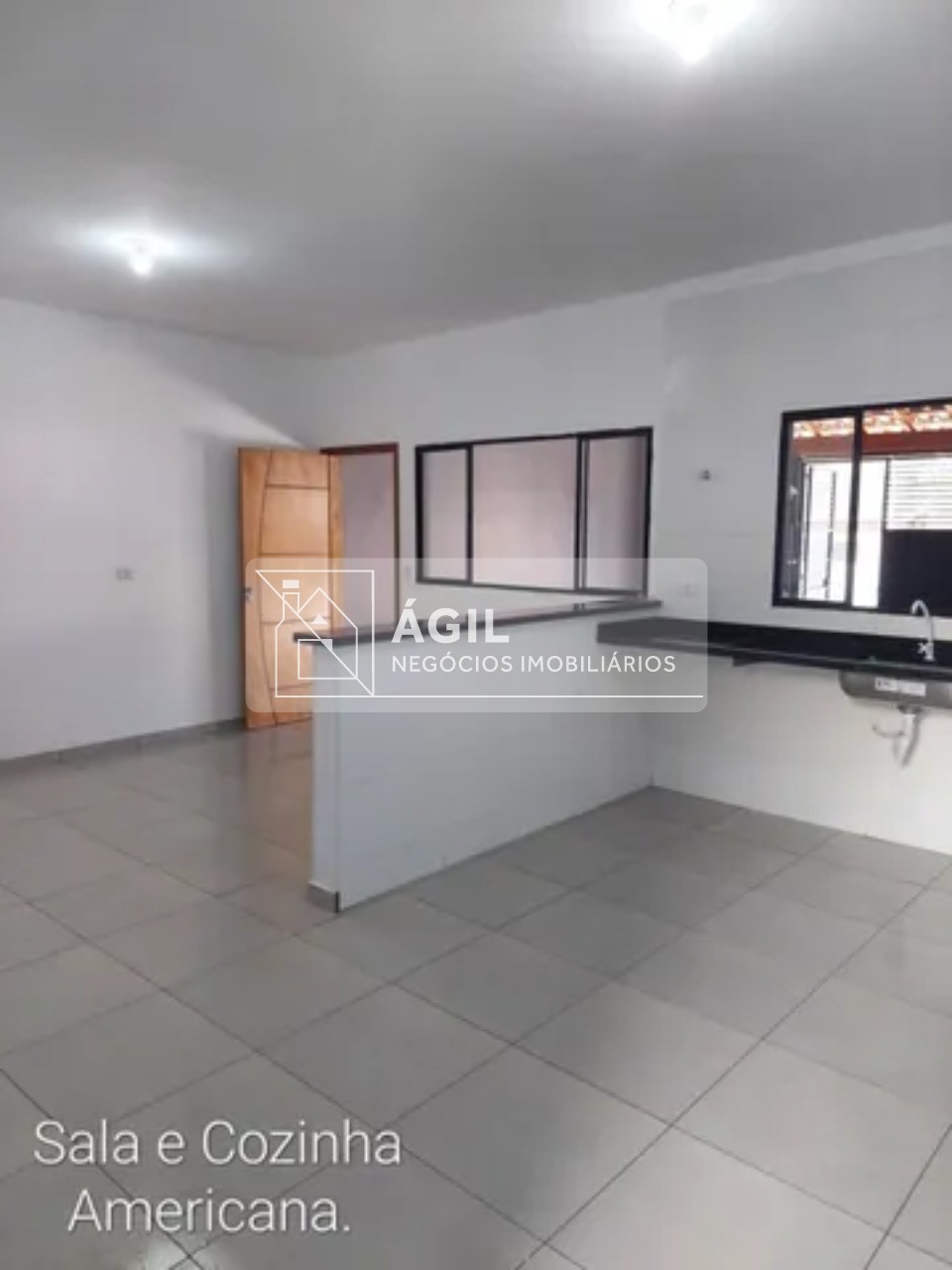 Casa a venda 3 dormitórios/ 1 Suíte no Bairro Santa Júlia.