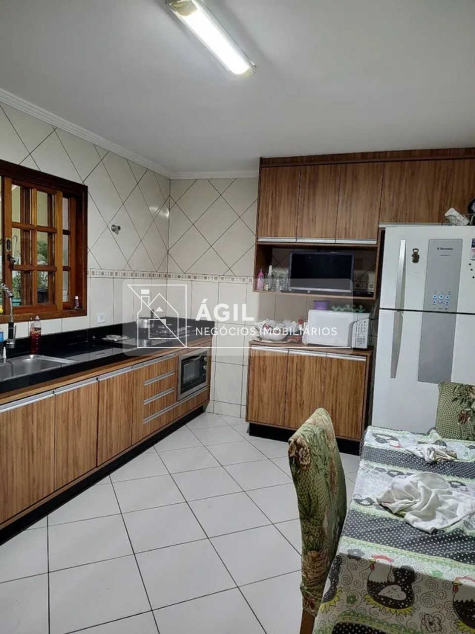 Sobrado a venda 3 dormitórios no Residencial Planalto, Vila industrial São José dos Campos