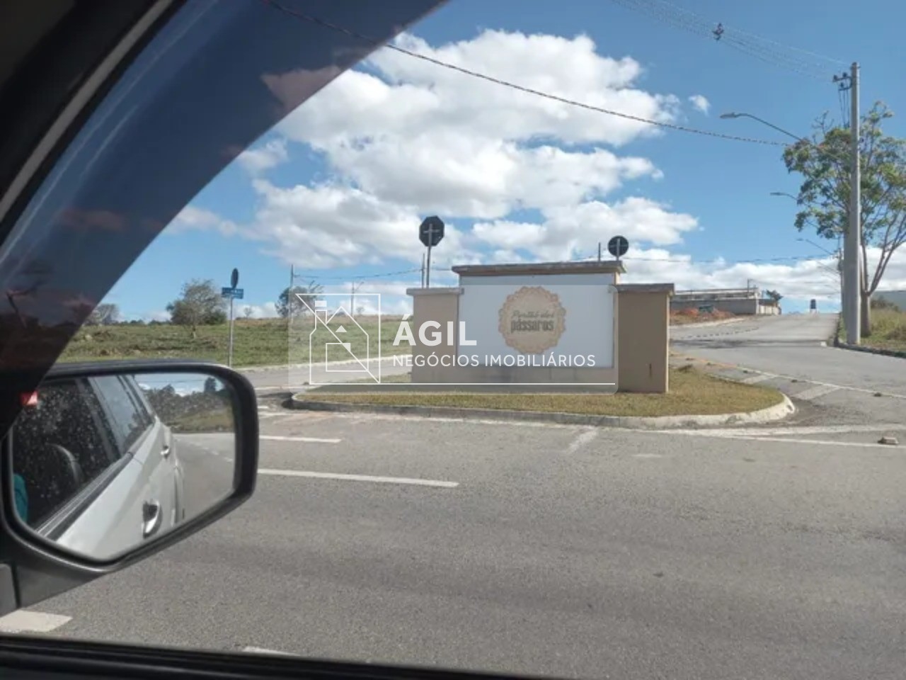 Venda de terreno comercial no Jardim Portal dos Pássaros