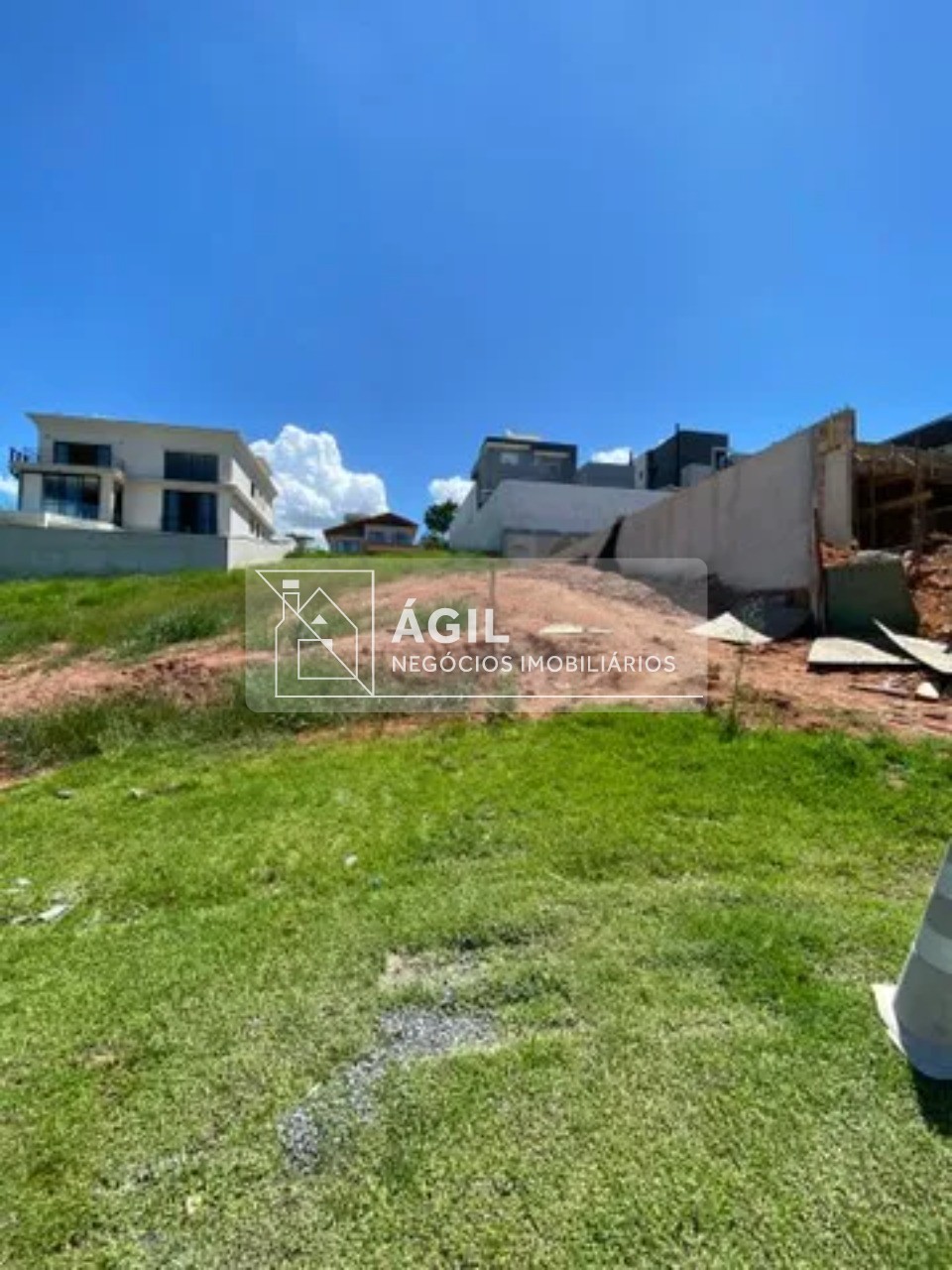 Terreno a venda 451m² no Condomínio Residencial Mônaco - Urbanova