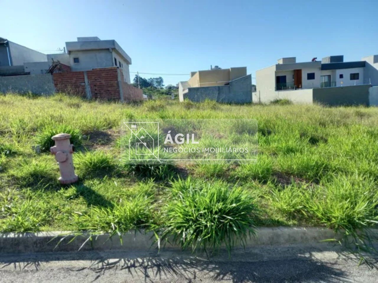 Venda de terreno comercial no Jardim Portal dos Pássaros