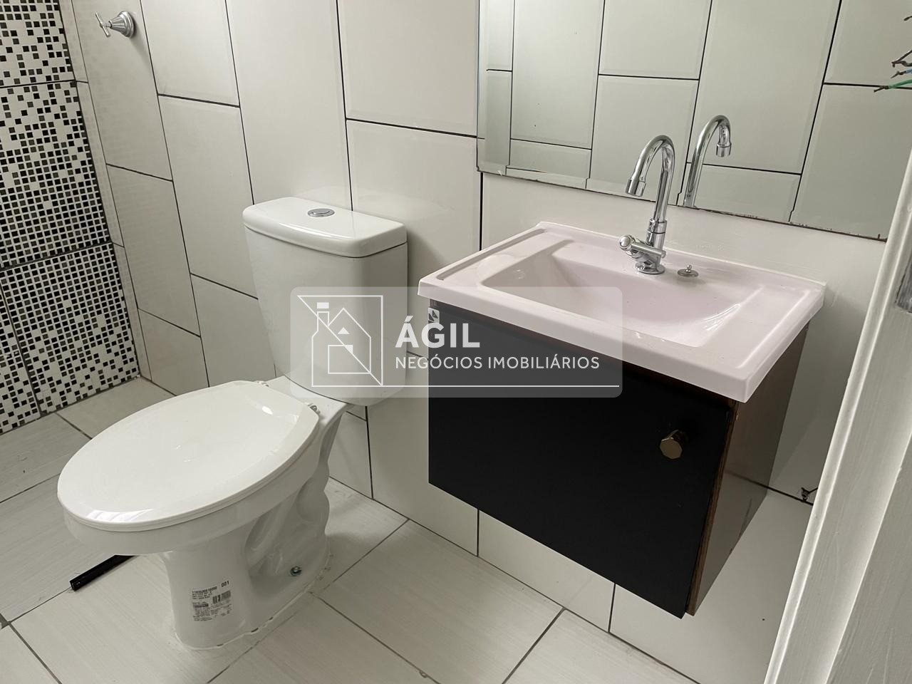 ALUGA-SE Apartamento 01 dormitório - de 38m², localizada no bairro Jardim Califórnia - JACAREÍ