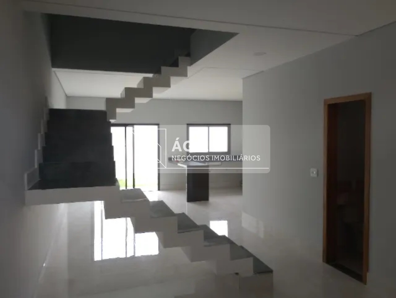 Sobrado a venda 3 dormitórios no Jardim Santa Paula -Jacareí