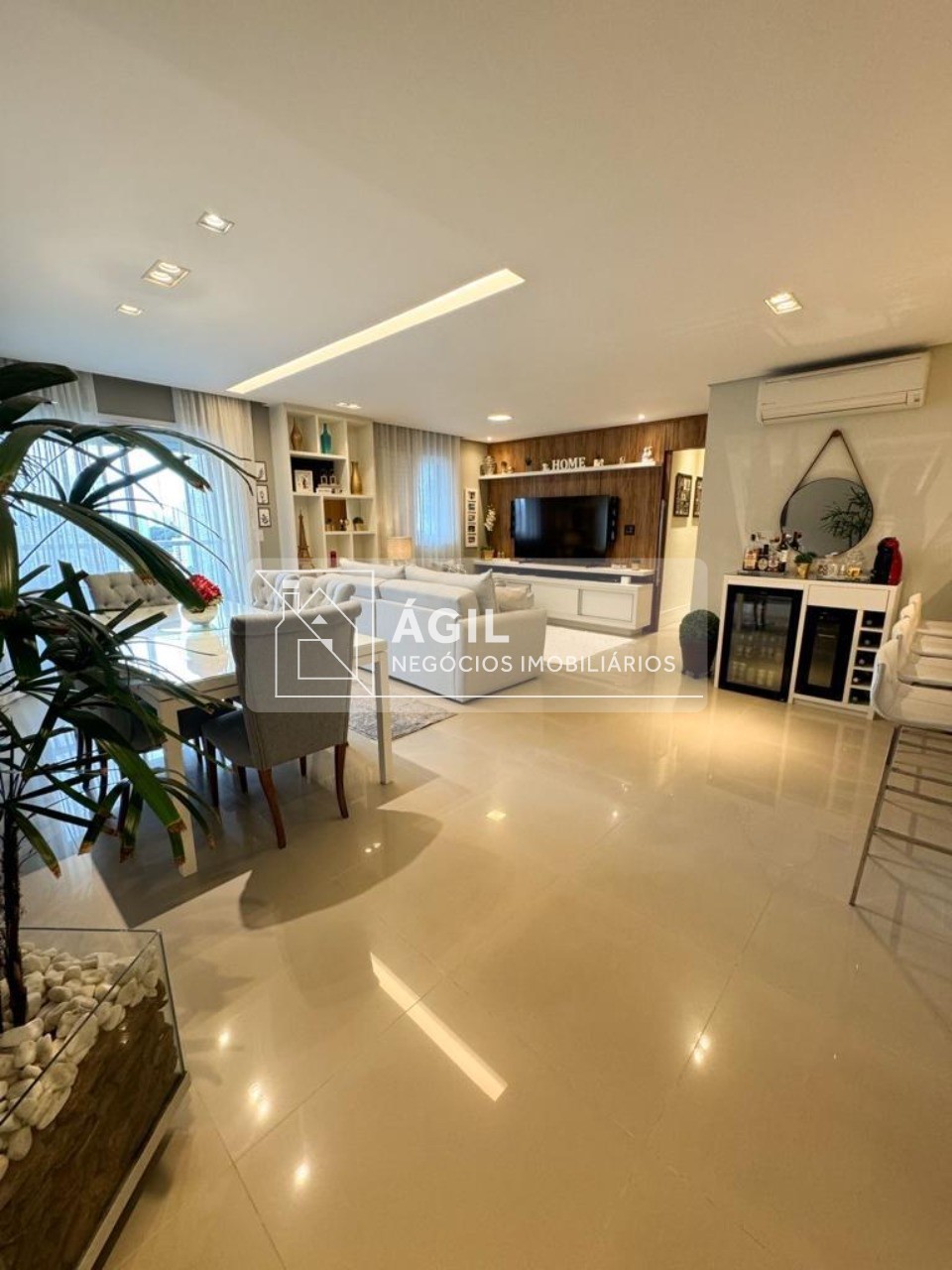 Vende-se apartamento com 3 suítes no Jardim Aquárius - São José dos Campos - SP