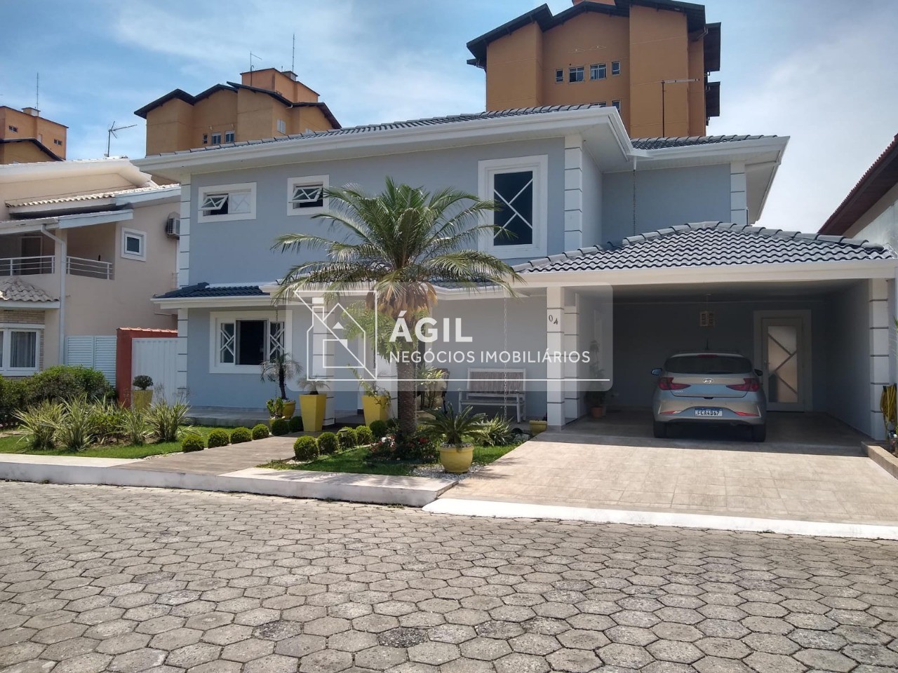 Casa em condomínio para locação em Jacareí - SP Detalhes do imóvel: 5 quartos sendo 3 suítes