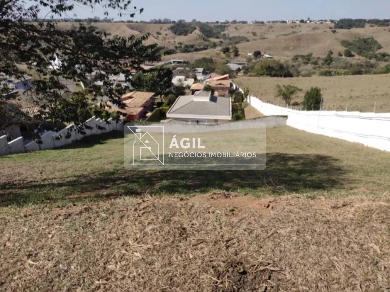 Vendo Terreno de 1.500 m² no Condomínio Mirante do Vale.