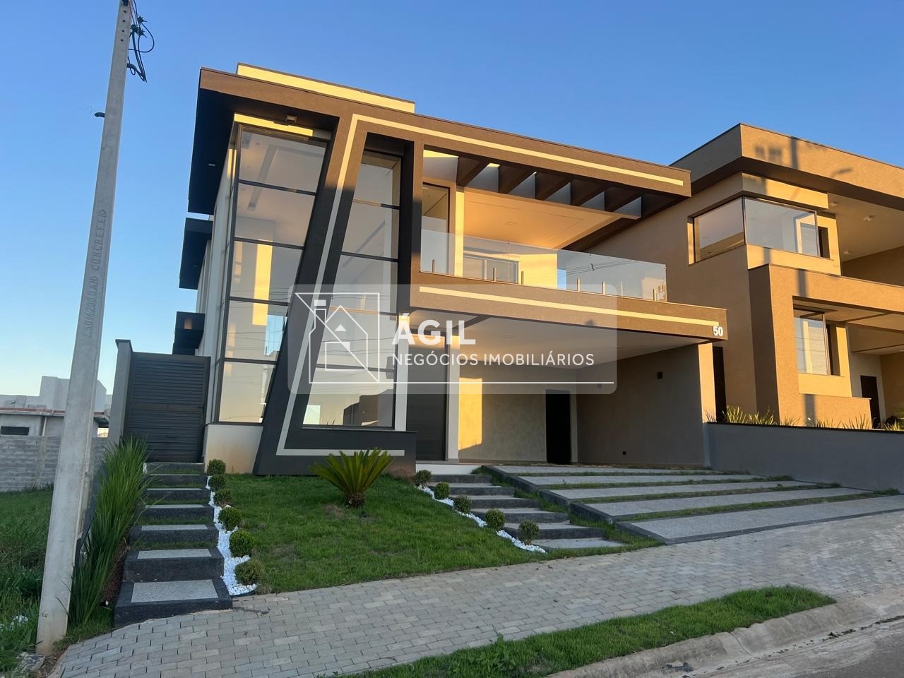 Casa Sobrado a venda no Condomínio Santa Mônica- Caçapava- SP